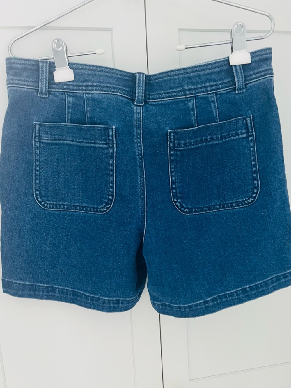 Talbots PATCH POCKET DENIM SHORTS - WILEY WASH Women’s Mid-Length. Size 6 - Picture 5 of 14